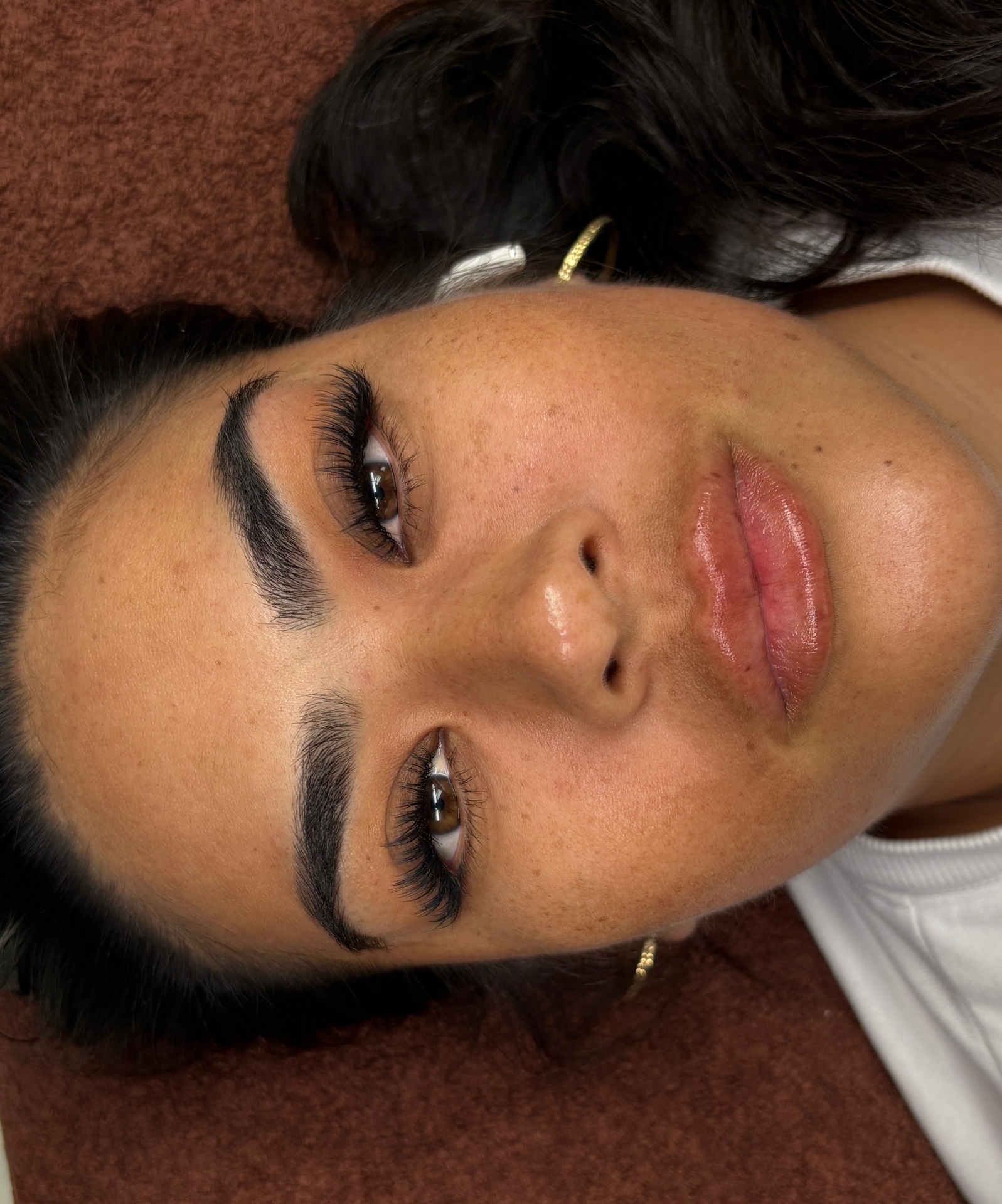 Client portrait — hybrid lashes